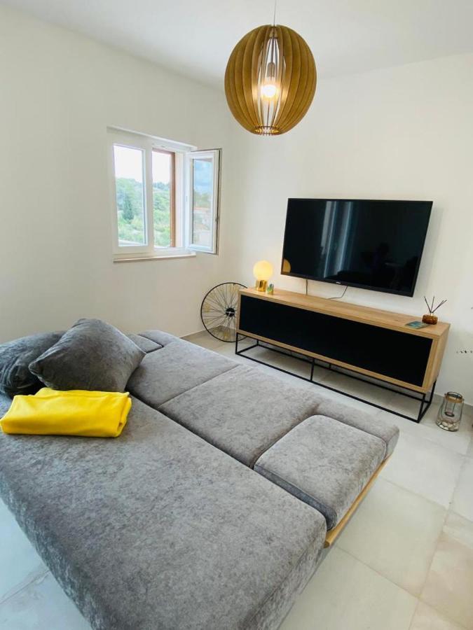New Apartment With Panoramic View Stomorska Dış mekan fotoğraf